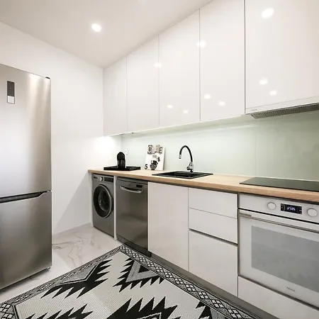 Dina House Avo Mariana * נאזרה