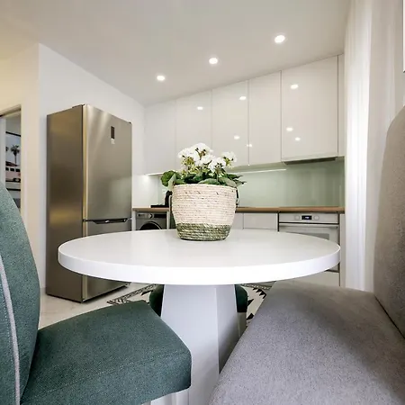 Dina House Avo Mariana Назаре