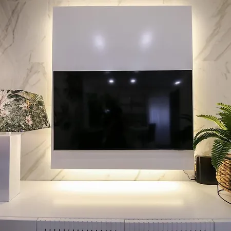 Dina House Avo Mariana נאזרה