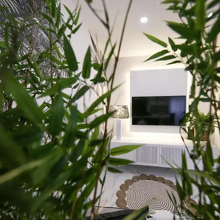 Dina House Avo Mariana נאזרה